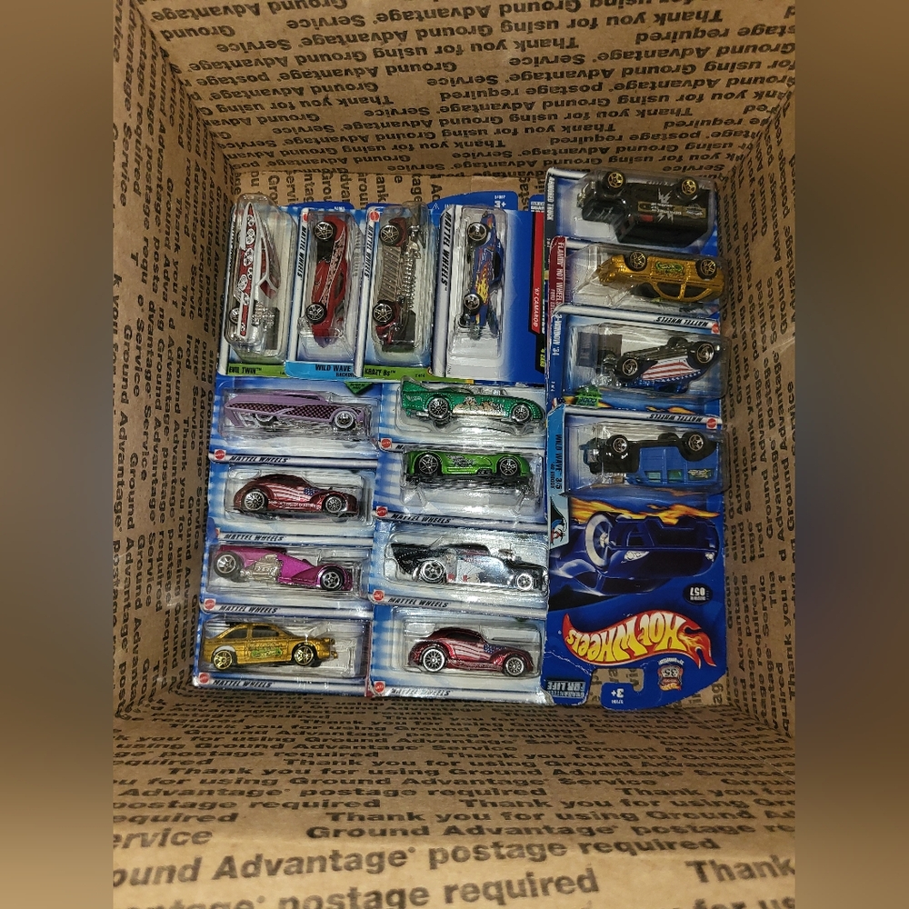 60 Hot Wheels Cars - Picture 1 of 4
